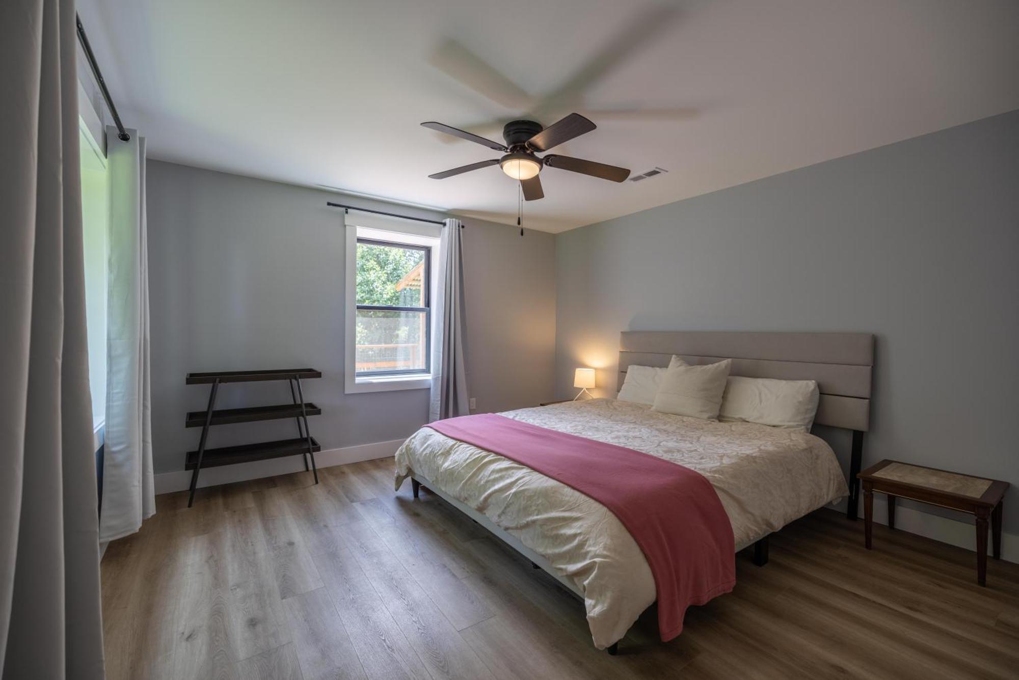 Вилла Mid-Century Modern Impeccable Remodel With Hot Tub Эшвилл Экстерьер фото