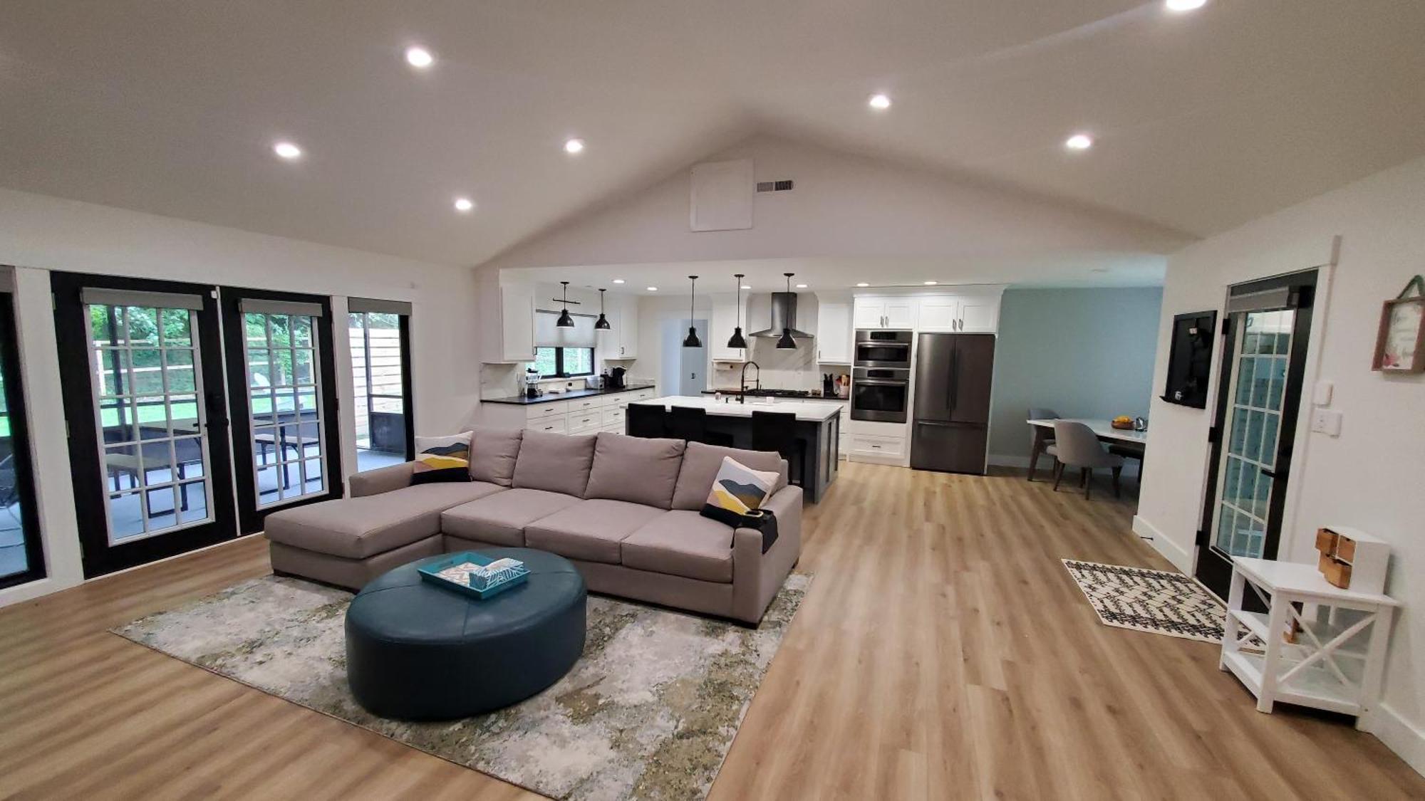 Вилла Mid-Century Modern Impeccable Remodel With Hot Tub Эшвилл Экстерьер фото