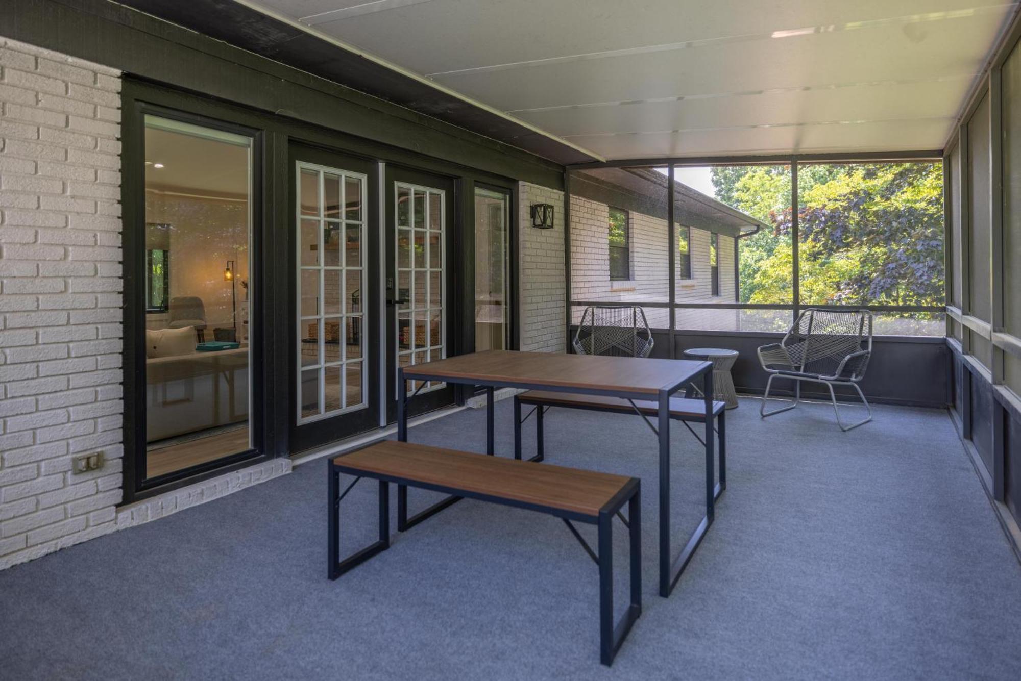 Вилла Mid-Century Modern Impeccable Remodel With Hot Tub Эшвилл Экстерьер фото